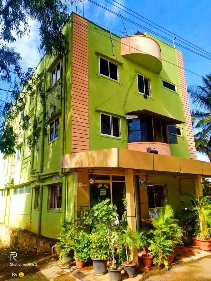 Oyo 75854 Hotel Harsha Residency Bangalore Bagian luar foto