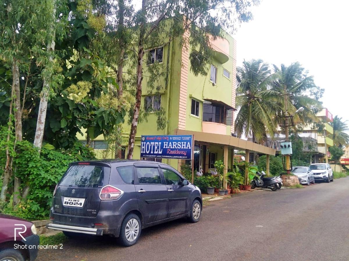 Oyo 75854 Hotel Harsha Residency Bangalore Bagian luar foto
