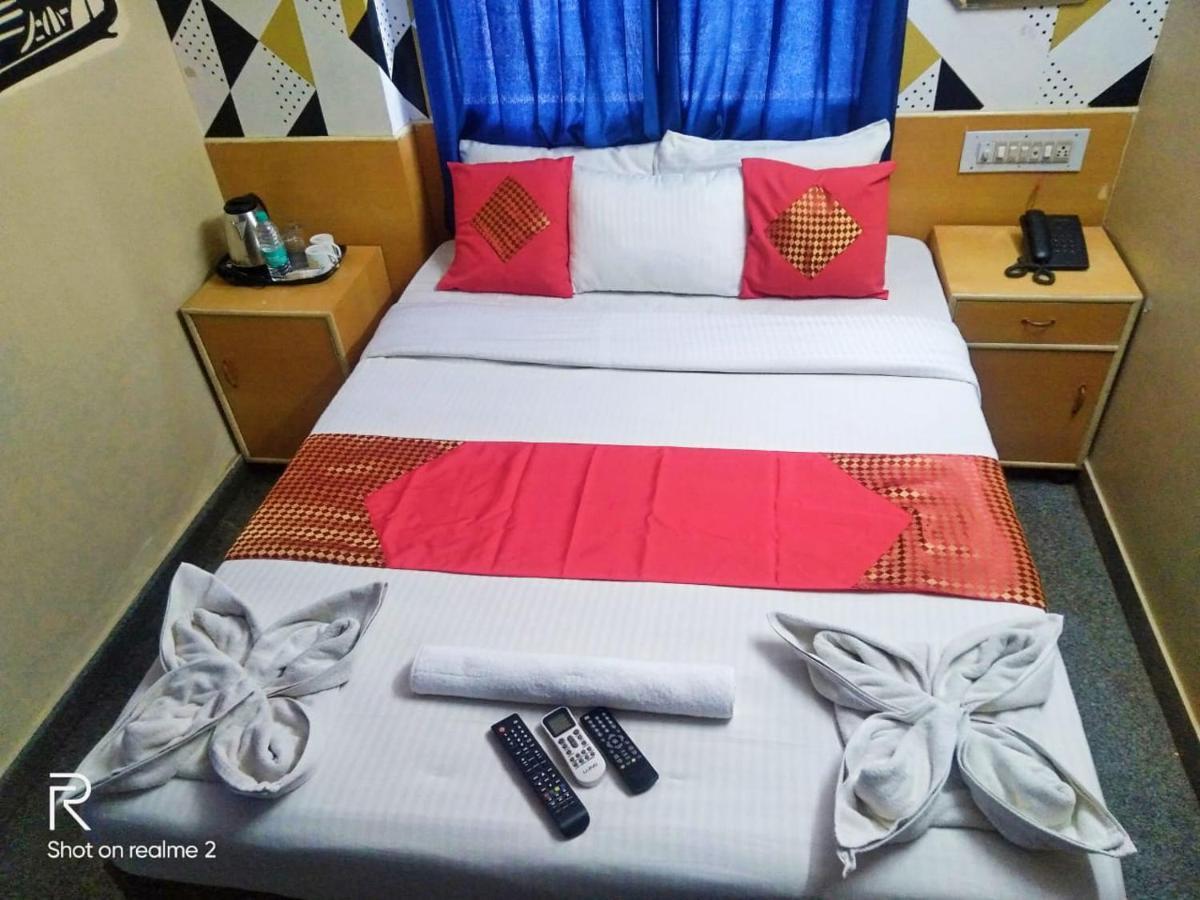 Oyo 75854 Hotel Harsha Residency Bangalore Bagian luar foto