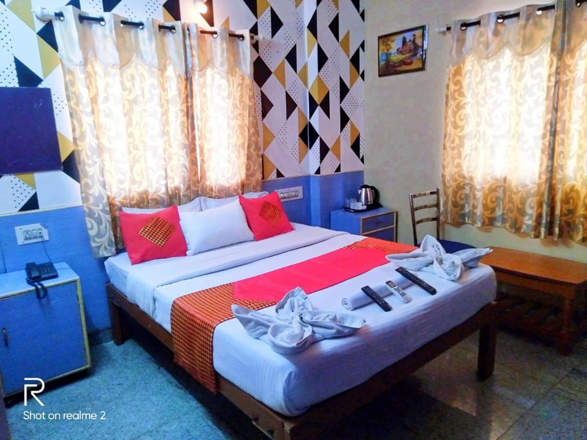 Oyo 75854 Hotel Harsha Residency Bangalore Bagian luar foto