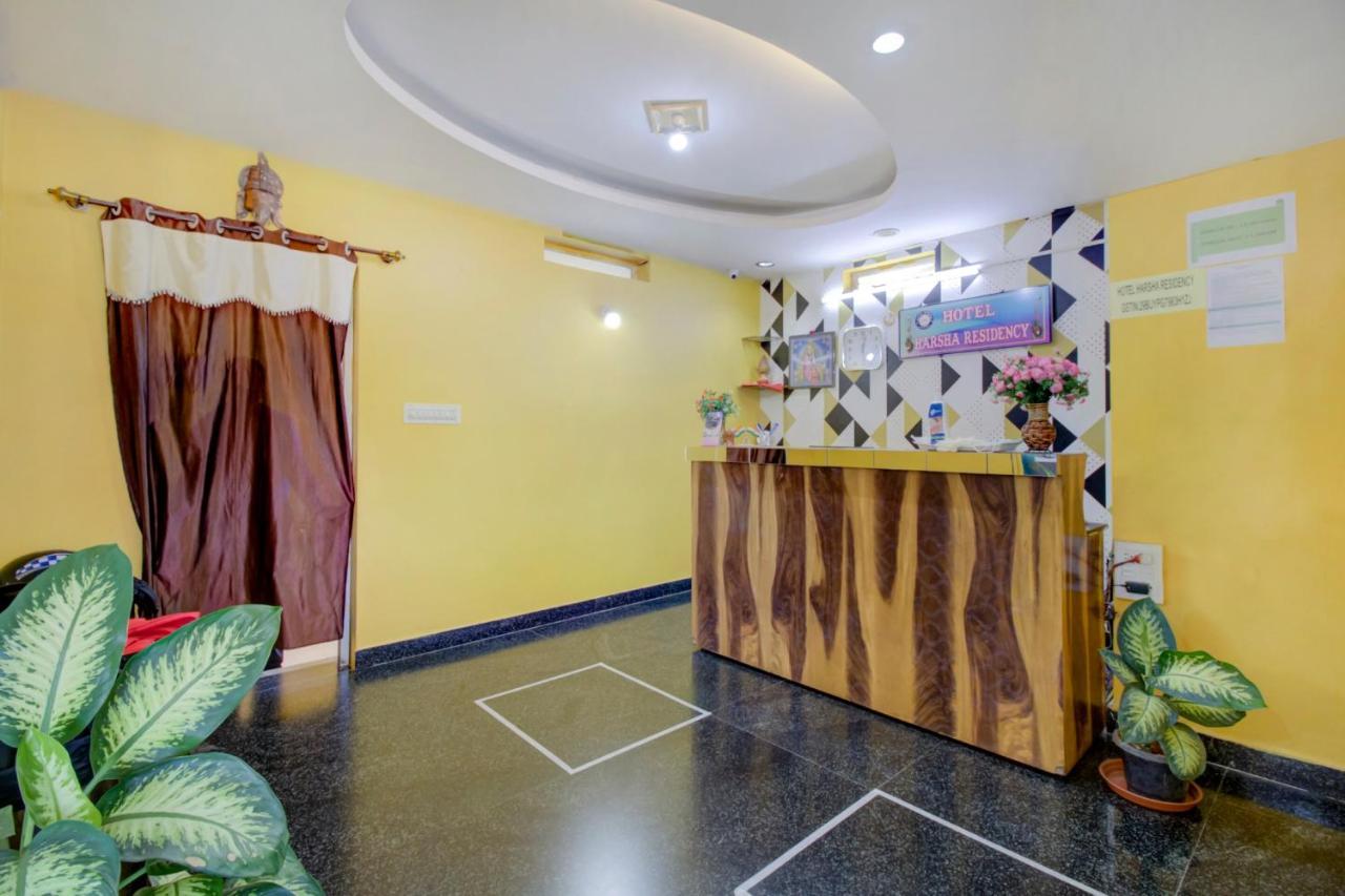 Oyo 75854 Hotel Harsha Residency Bangalore Bagian luar foto