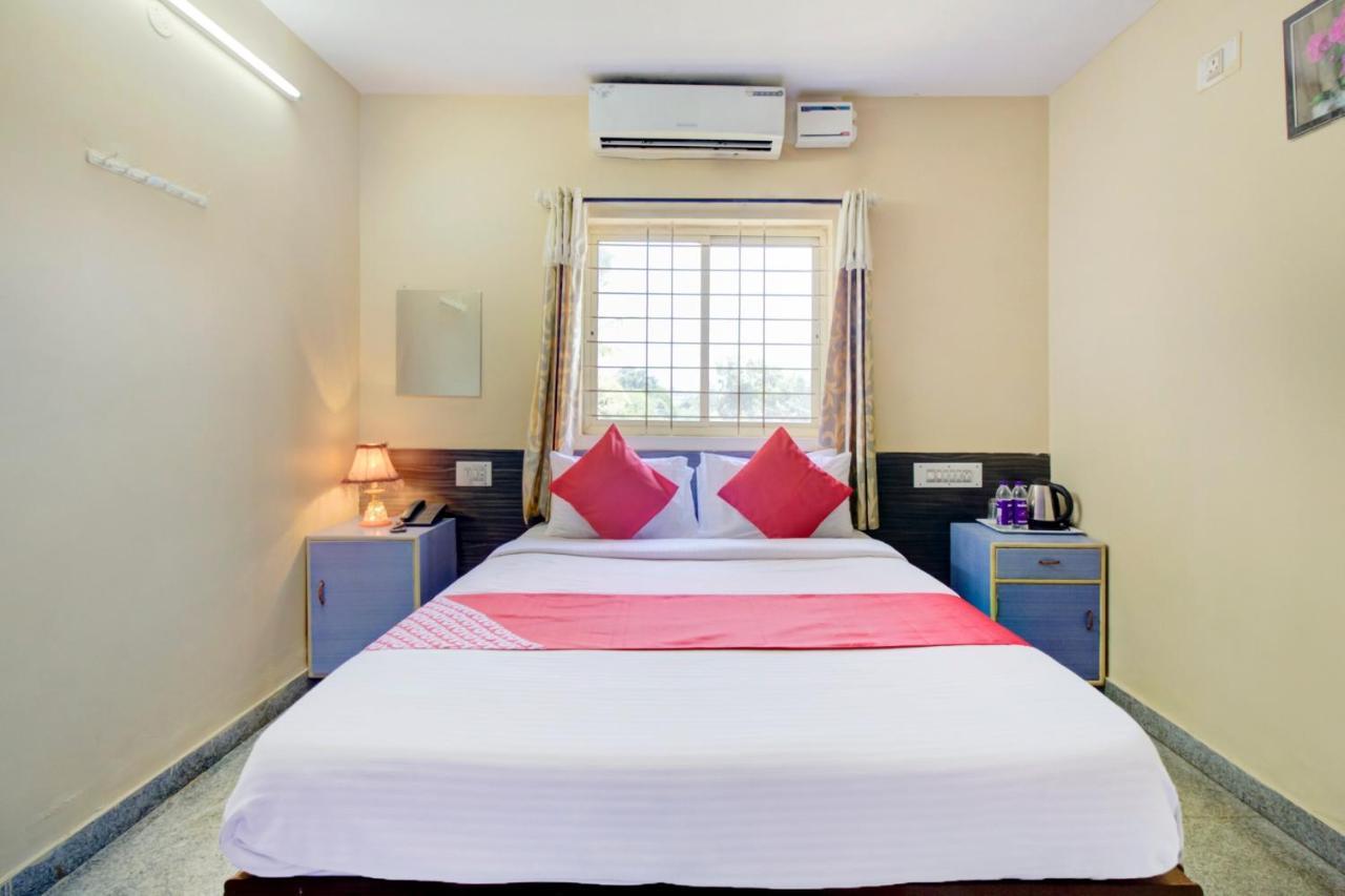 Oyo 75854 Hotel Harsha Residency Bangalore Bagian luar foto