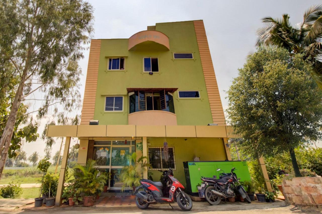 Oyo 75854 Hotel Harsha Residency Bangalore Bagian luar foto